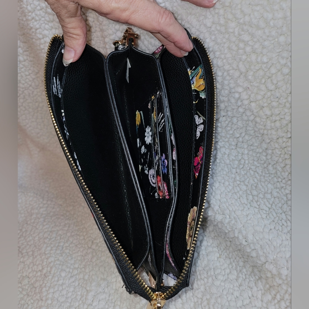 Multi Floral Midnight Garden Crossbody Wristlet Purse Pocketbook Handbag NEW - Picture 3 of 8